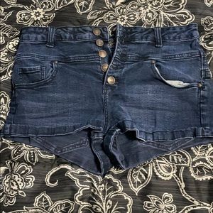 DELIA’S Jean shorts
